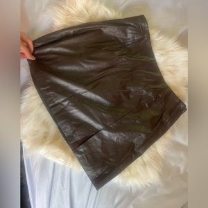 leather skirt